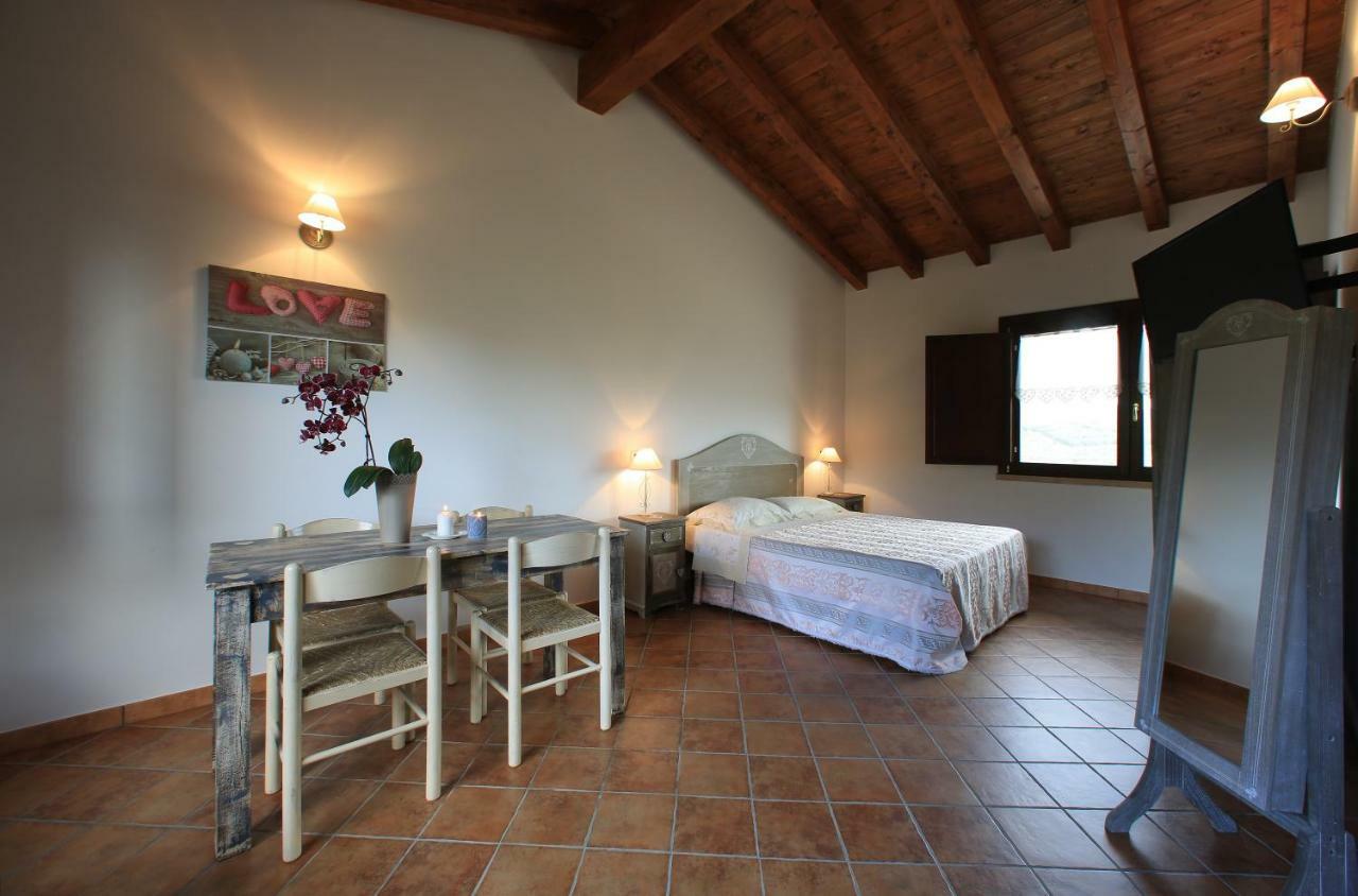 Casale Madeccia Guest House Sonnino Luaran gambar